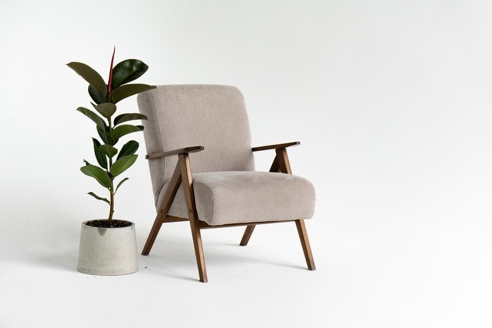 Kifinomult újrakárpitozott szék