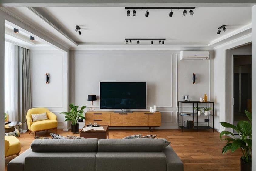 Modern belső nappali tv álvánnyal.